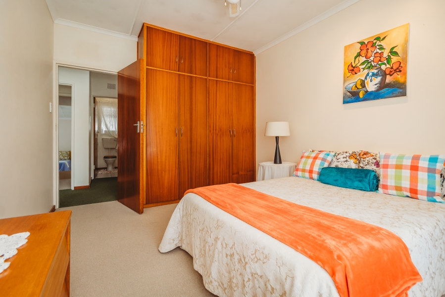 5 Bedroom Property for Sale in Denneoord Western Cape